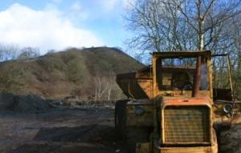  Update  Accident soldat cu sase morti dupa ce un tren a lovit un tractor cu remorca