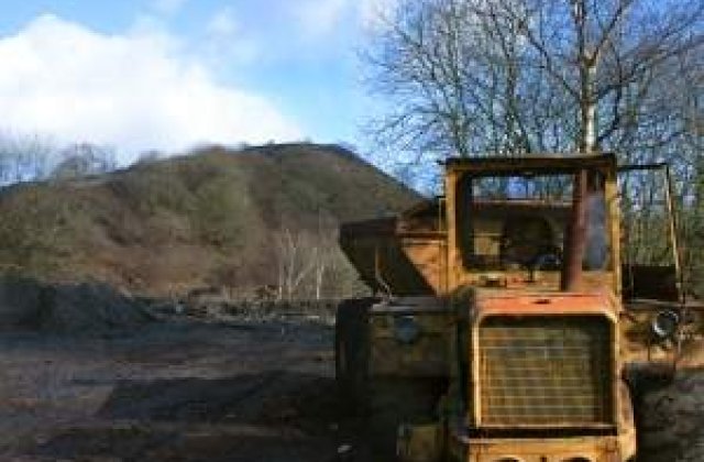 [UPDATE] Accident soldat cu sase morti dupa ce un tren a lovit un tractor cu remorca