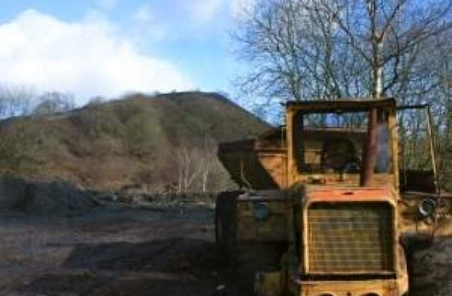 [UPDATE] Accident soldat cu sase morti dupa ce un tren a lovit un tractor cu remorca