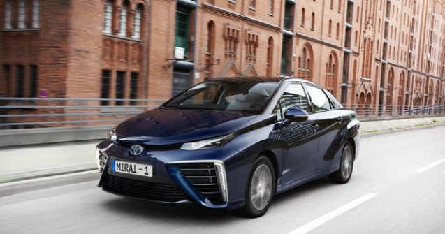 Toyota va lansa noua generatie Mirai in 2020: "Masinile electrice alimentate cu hidrogen au un potential urias"