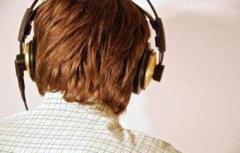 Apple pregateste un serviciu de radio online, care ar concura cu Pandora