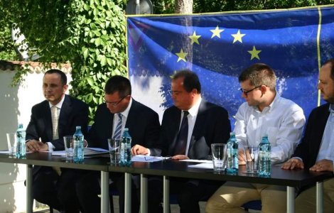 Conflict in sanul Aliantei Romania Dreapta. MRU, atacat de Noua Republica