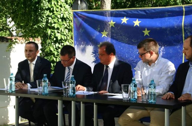 Conflict in sanul Aliantei Romania Dreapta. MRU, atacat de Noua Republica