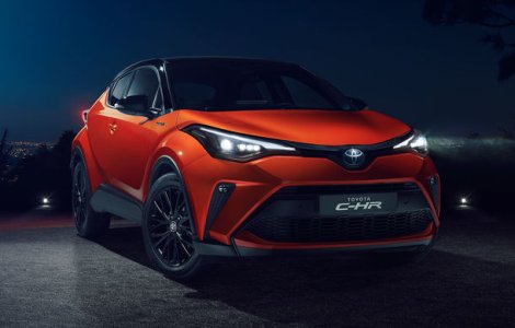 Toyota C-HR facelift, primele imagini si detalii: versiune hibrid de 184 CP si mici modificari estetice