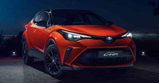 Toyota C-HR facelift, primele imagini si detalii: versiune hibrid de 184 CP si mici modificari estetice