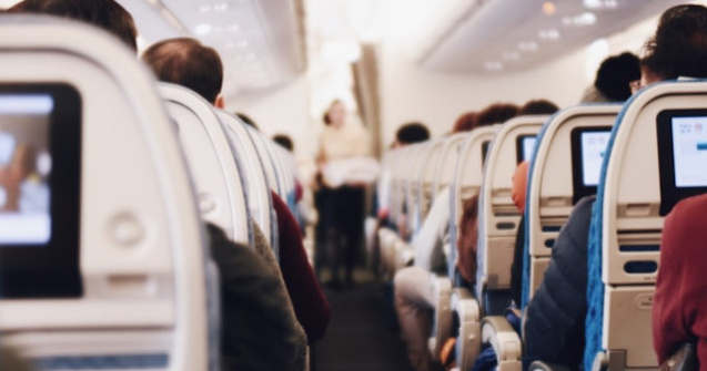  Top  10 lucruri pe care oamenii politicosi NU le fac in avion