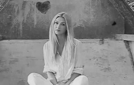 Videoclip nou: Andreea Balan, "Skinny love"