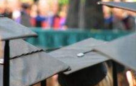 25% dintre cei care lucreaza la "negru" au studii superioare