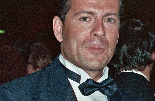 Si-au gasit nasul: Bruce Willis va da in judecata Apple?
