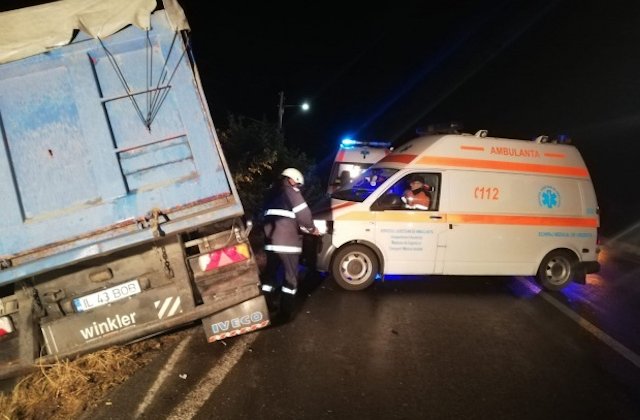 Accident grav in Ialomita, dupa ce un TIR a intrat intr-un microbuz: 10 oameni au murit, iar alti 7 sunt raniti