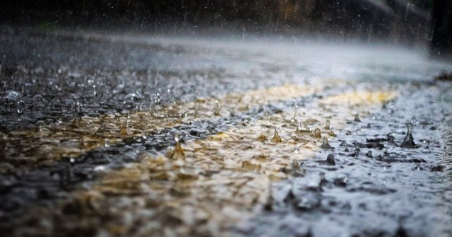 Vreme deosebit de rece si precipitatii in aproape toata tara, pana marti. La munte ninge