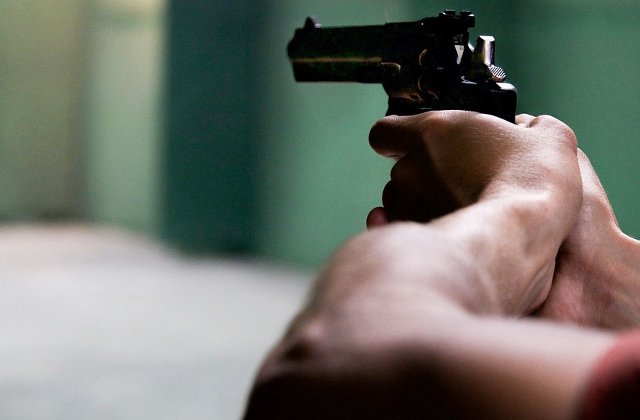 Un tanar a ucis o intreaga familie. Victimele: fosta iubita in varsta de 19 ani, parintii, fratele si noul iubit al acesteia