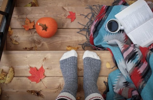 Scade imunitatea si apar durerile de spate. 10+ moduri surprinzatoare prin care toamna iti influenteaza sanatatea