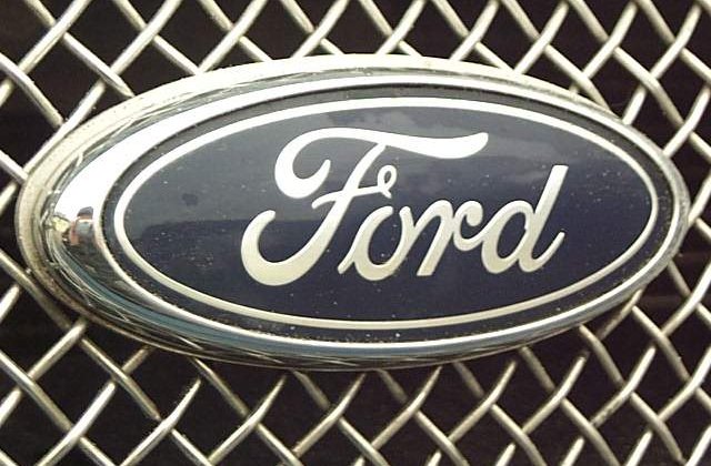 Ford profita de restructurarea rivalilor si mareste productia cu 10%