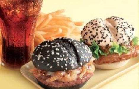 McDonald`s introduce hamburgerii "alba-neagra" in China
