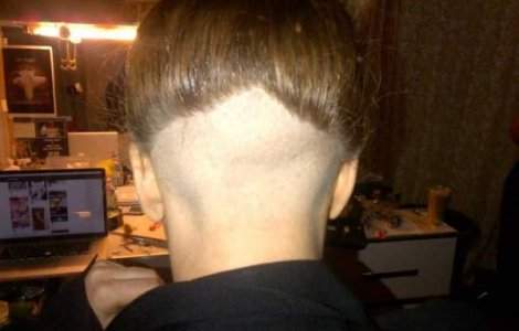 Lady Gaga s-a ras pe cap pentru un prieten