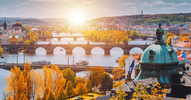  Top  8 motive pentru care toamna este anotimpul ideal sa vizitezi Praga