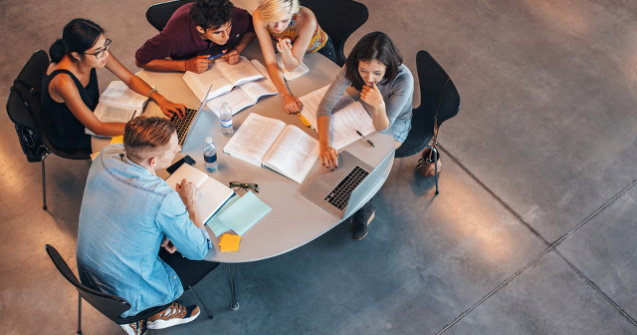 Factori esentiali in formarea studentilor in timpul facultatii