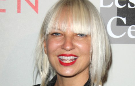 Sia sufera de o boala neurologica rara: "Viata e grea, durerea e deprimanta"