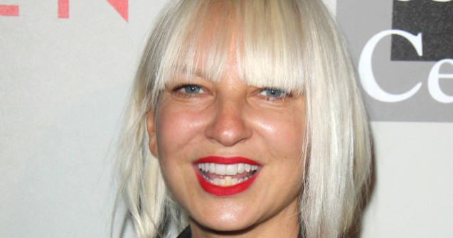 Sia sufera de o boala neurologica rara: "Viata e grea, durerea e deprimanta"