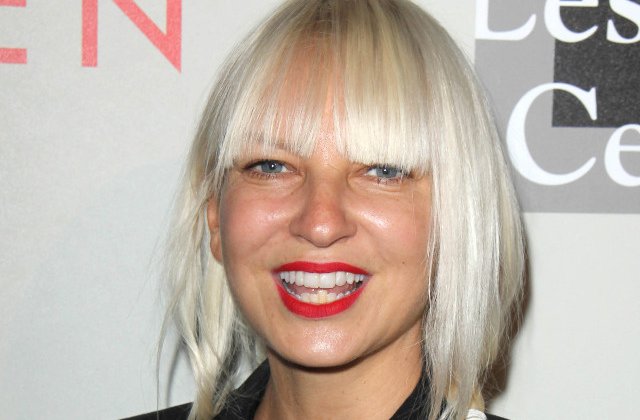 Sia sufera de o boala neurologica rara: "Viata e grea, durerea e deprimanta"