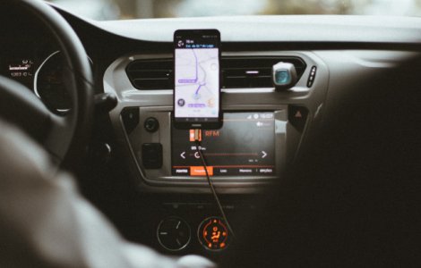 Un sofer de Uber a facut atac de cord, dupa ce a fost amenintat cu cutitul de catre un client