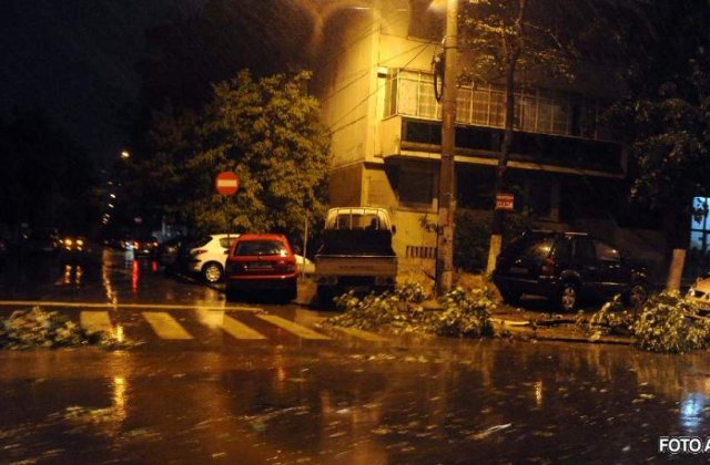 O furtuna foarte puternica a lovit Capitala