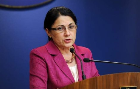 Andronescu: Daca bacalaureatul profesional intarzie la vot, vom da ordonanta de urgenta