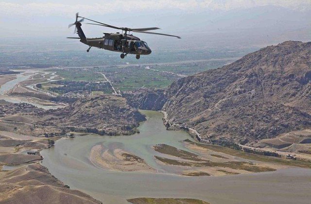 Romania va incepe retragerea trupelor din Afganistan de la jumatatea lui 2013