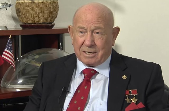 A murit cosmonautul sovietic Alexei Leonov, primul om care a efectuat o iesire in spatiu