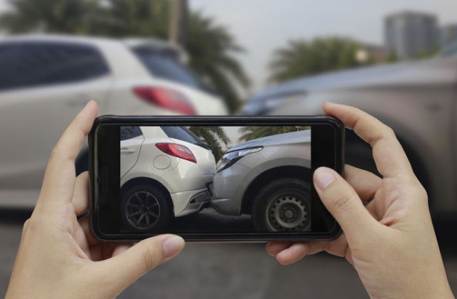 Preturile asigurarilor RCA ar putea scadea: noile tarife de referinta sunt cu 7% mai mici si au crescut doar pentru masinile cu motoare de peste 2.5 litri