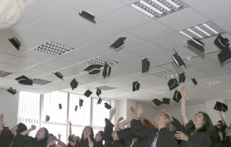 ASE a trimis pe piata fortei de munca 2.000 de masteranzi online in ultimii trei ani