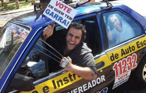 Tara unde supereroii fac politica: Votati-l pe Wolverine, are gheare!