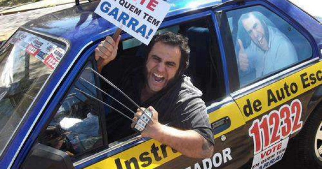 Tara unde supereroii fac politica: Votati-l pe Wolverine, are gheare!