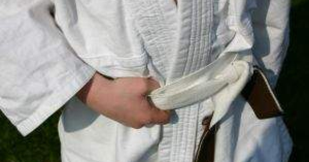 Timisoara: Antrenor de karate, cercetat pentru violarea a doua fetite