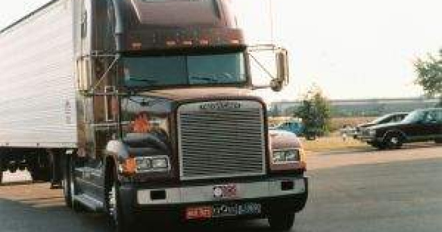 Accident rutier soldat cu doi morti: Un TIR a lovit o ambulanta