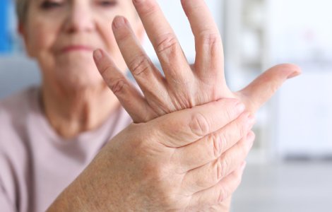 Specialisti: Pacientii cu boli reumatice pot ramane activi, cu un diagnostic precoce si tratament adecvat