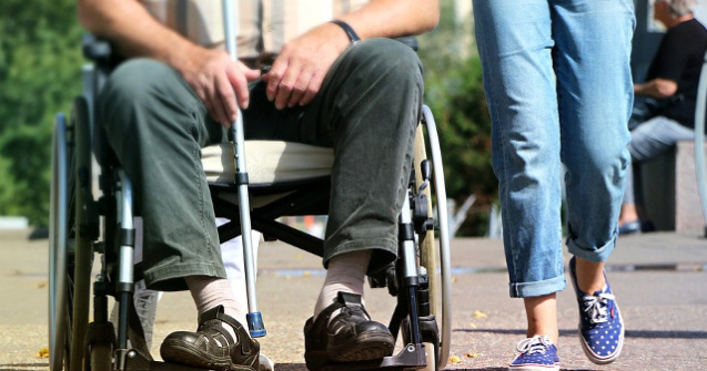 Dancila: Persoanele cu dizabilitati vor primi vouchere pentru achizitia de echipamente moderne