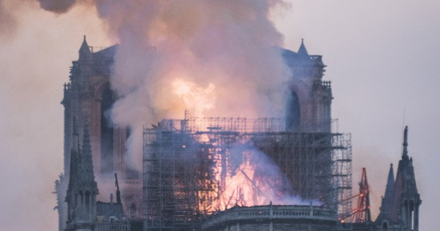 Incendiul de la Notre Dame, sursa de inspiratie pentru un serial in stilul productiei "Chernobyl"