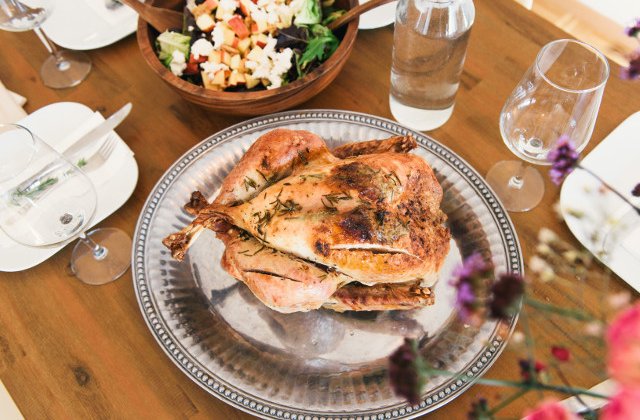 Prea putin consumate de romani: 5 alimente care au gust de pui