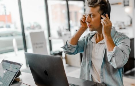  Top  Ii scoti din sarite pe ceilalti: 10+ lucruri enervante pe care le faci si ii calca pe nervi pe altii