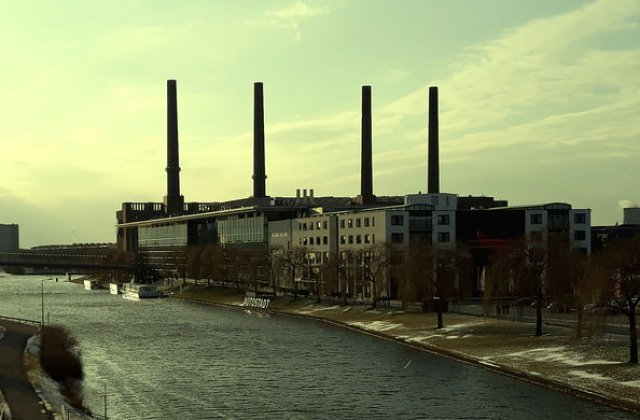 Romania si Bulgaria au reluat negocierile cu Volkswagen pentru uzina din Estul Europei: bulgarii promit subventii de 260 de milioane de euro