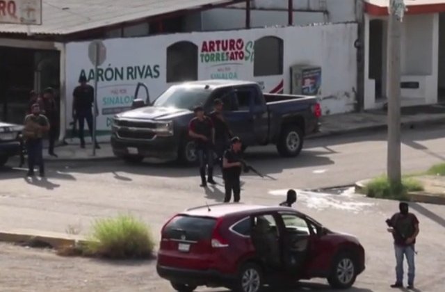 Haos intr-un oras din Mexic, dupa ce narcotraficantii l-au eliberat pe unul din fiii lui "El Chapo" / VIDEO