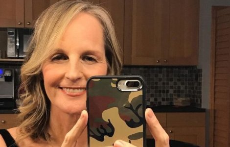 Actrita Helen Hunt, transportata de urgenta la spital dupa ce a fost implicata intr-un accident grav de masina