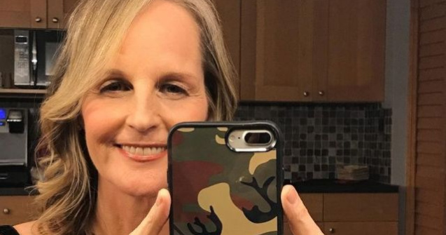 Actrita Helen Hunt, transportata de urgenta la spital dupa ce a fost implicata intr-un accident grav de masina