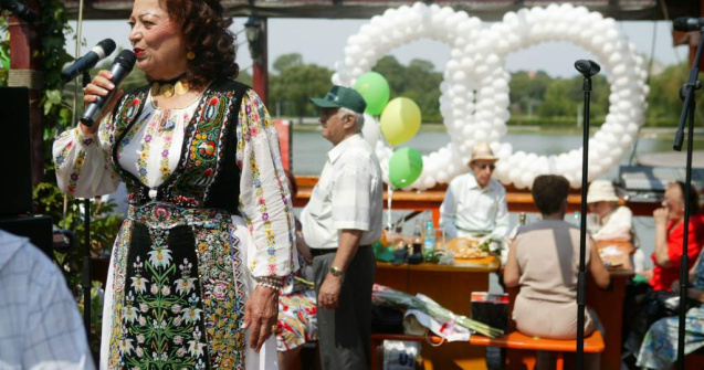 Dupa ce a spus ca o batea si o insela, Maria Ciobanu ne cere 'sa respectam memoria lui Ion Dolanescu'