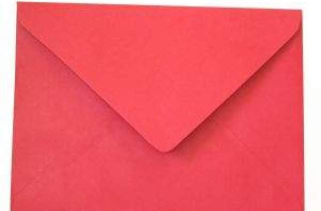 Ce inseamna sa fii profesor in China: Genti Gucci si plicuri rosii pline cu bani