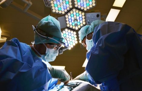 Trei romani si un strain au primit organe de la un bihorean de 43 de ani, aflat in moarte cerebrala