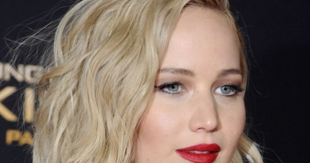 Jennifer Lawrence s-a casatorit cu directorul de galerie Cooke Maroney in Rhode Island/ FOTO