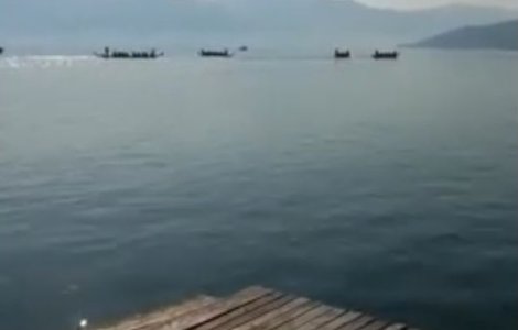 O barca in care se aflau 20 de copii s-a rasturnat in Dunare, in timpul unei competitii sportive/ VIDEO